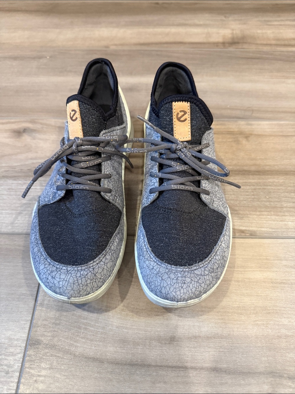 Ecco Women’s Gray and Black Lace-Up Sneakers